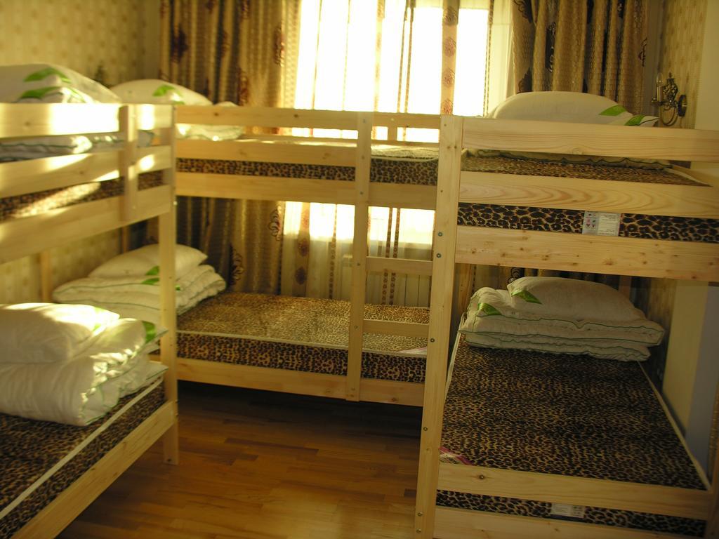 Triumph Astana Hostel Værelse billede