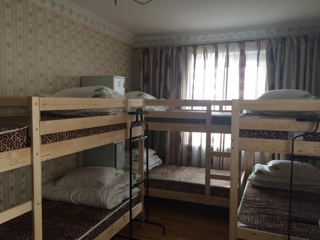 Triumph Astana Hostel Værelse billede